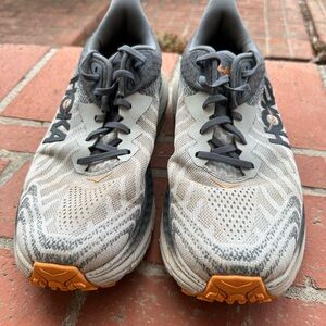 Men’s Hoka Challenger ATR 7 size 11